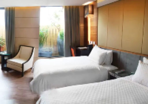 Royal Group Hotel Chun Shan Branch 高雄85大楼周辺のホテル