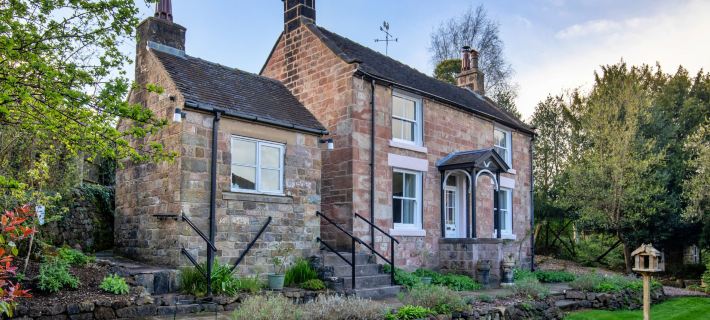 Spring Cottage Hotels in Stoke-on-Trent
