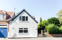 Elms Cottage Hotel in zona Birchgrove Garden Centre