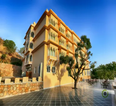 法塔赫精選法塔赫尼瓦斯酒店