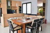 Ohara City View 5Br Villa with a Private Pool Hotels in Coblong