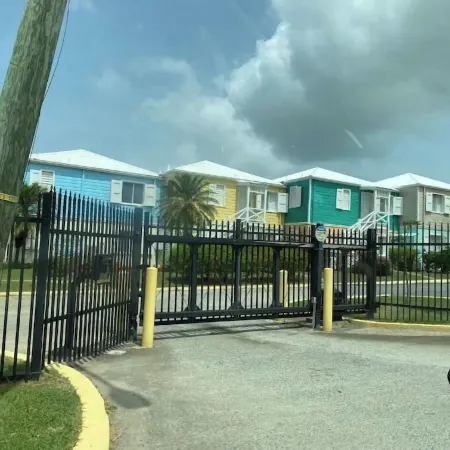 Southgate courtyard<br>Unit 20