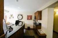 The Sleepy Owl Hotels in Fort Frances