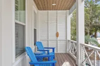 Sun by Avantstay Gulf Place Golf Cart, Pool, Bikes