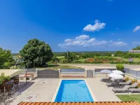 Kristina Hotels in Radovani