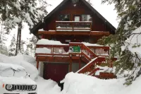 3 BR+loft, fam. rm., 2 bth, lg deck, close to major ski areas, trails, history. Hotel in zona Donner Summit California State Snopark
