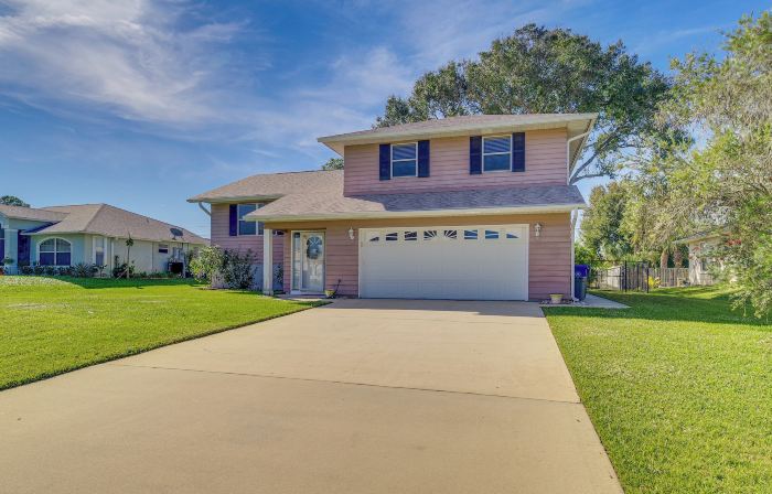 Sebastian Home w/ Large Deck Near Golfing & Beach