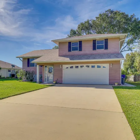 Sebastian Home w/ Large Deck Near Golfing & Beach