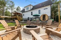 6Br w/ Golf Sim Putting Green Hot Tub Sauna Games