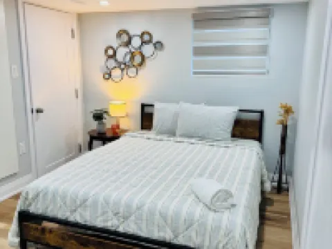 Lake Breeze Apartment, EV Charging & Free Parking Hotels in Ajax