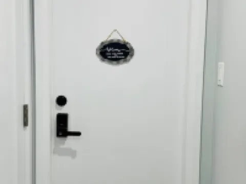 Lake Breeze Apartment, EV Charging & Free Parking Hotels in Ajax