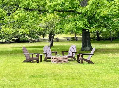 Log Cabin on Tunnel of Trees  with Lake Michigan View! Hotels near Pond Hill Farm