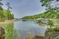 The Lake Place Cabin w/ Golf Cart & Free Kayaks! - 3-Star
