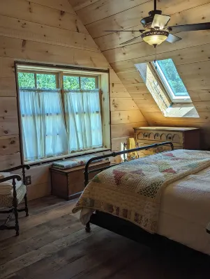 Storybook Pines — A Lakefront Family Reunion Retreat 웨이크필드 호텔