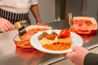 Holiday Inn NEWPORT by IHG - breakfast