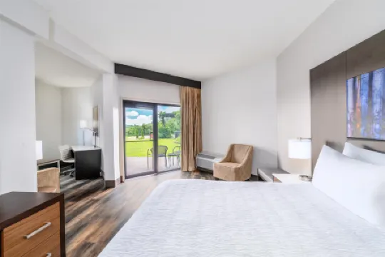 Aiden by Best Western @ Warm Springs Hotel and Event Center