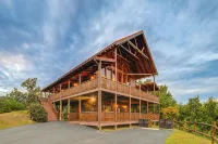 Hot Tub + Games! Mtn-View Cabin Near Pigeon Forge - 4 ดาว