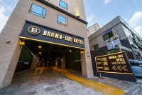 Brown Dot Hotel Hadan