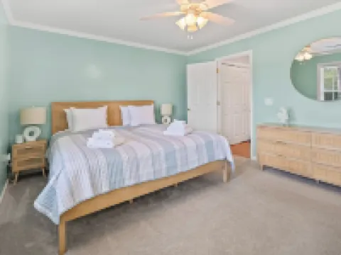 Private Saltwater Pool, No Stairs, Sleeps 8, Bunk Bed, Games, Gym, Near Beaches! 錫爾弗萊克酒店