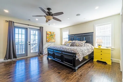 Luxury 3-Bedroom Furnished Home. View of NW Arm, Close to DT (Min 30 Days)