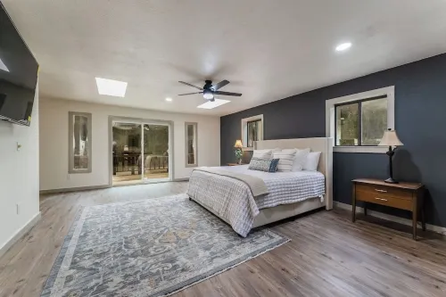 Charming Modern A-frame Chalet with Hot Tub--8 min walk to Country Club