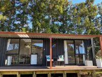 Birdhouse Retreat on Boord, Kumeu