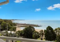 3 Bedroom Beachfront Penthouse w/Epic Rooftop & Ocean Views Hotels in Pialba
