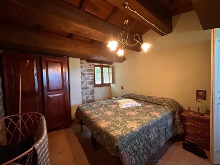 La Casetta nel Bosco Delightful house nestled in the green hills of the Marche region Отели рядом с достопримечательностью «Castellano»