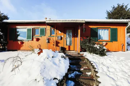 The crispy cottage in the Harz Mountains with sauna Отели в г. Хоегайсс