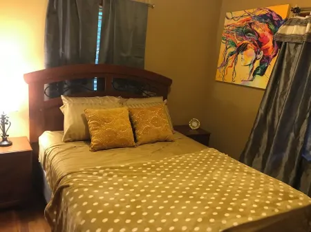 Charming 2-bedroom with Extended Yard, delightful Beaumont