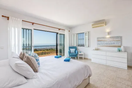 Casa Blanca - Family Home With Private Pool Отели в г. Михас