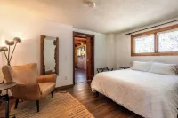 Spacious Chalet Near Stratton and Mt. Snow w/Indoor Hot Tub, Fireplace, Firepit