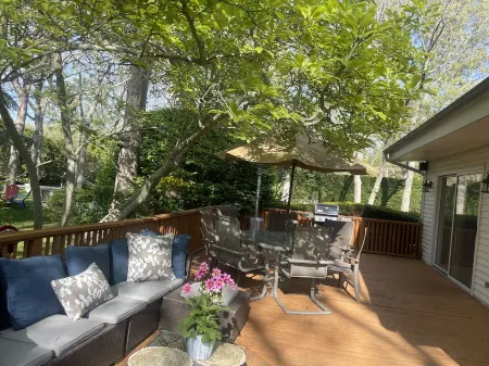 Spacious Hampton Bays Home-Near Shinnecock Hills- Perfect for 2026 US Golf Open!