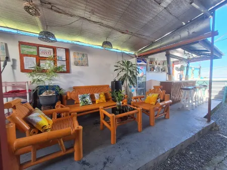 overlooking view house samal Island with mini pool Отели рядом с достопримечательностью «Island Garden Baptist Tabernacle»