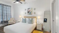 High Speed WiFi 1-Bed Apartment at Frisco, Equipped Gym, Pool, AC, Work Space.