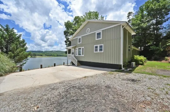 Smith Lake Home-Great Location- New Bentley Tritoon Available