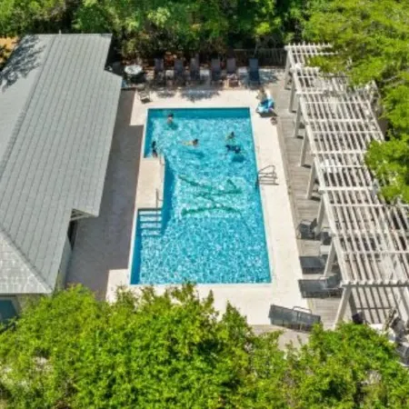 Sassy Seahorse! 200 Yards to Beach! Neighborhood Pool