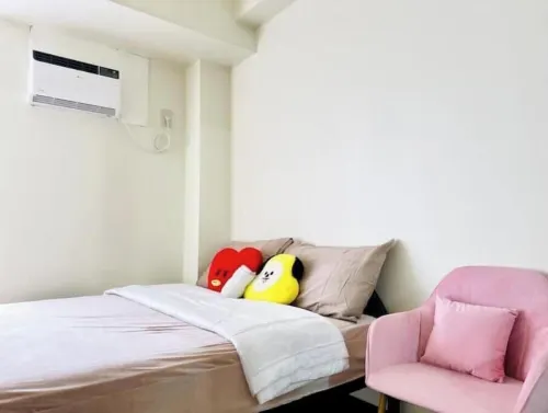 BGC view, Big Pools , Gym, Picnic Area, 100 MBPS Internet