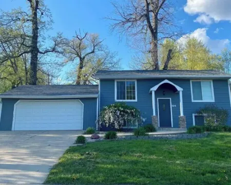 Cozy Okoboji Lake House, 2 blocks from attractions 阿諾茲帕克酒店