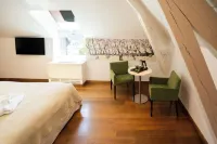 HÔTEL la Ferme de Bourran Rodez - Parking privé Gratuit فنادق في Salles-la-Source