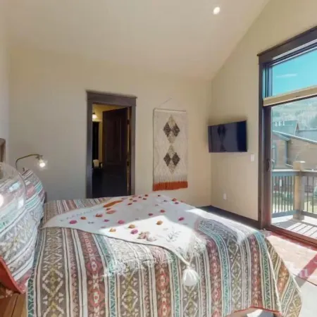 River Run Townhomes - 3 Bedroom - Walk to Slopes!