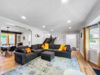 Modern Comfort Near Clinic & Downtown,  King Bed!
