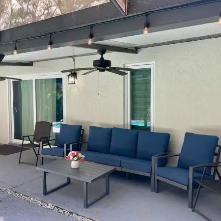 Heated pool.  4-bedroom house. 6.9 miles to honeymoon Beach.