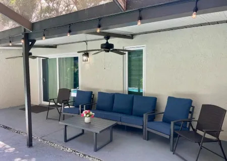 Heated pool.  4-bedroom house. 6.9 miles to honeymoon Beach.