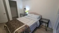 1-bedroom apartment near St Lawrence market, pool and fitness room in condo - บังกะโล
