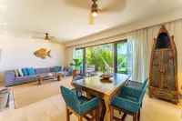 Ground Floor Marina View Infinity Pool Private Terrace Puerto Aventuras Hotels in Puerto Aventuras