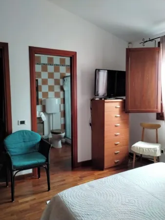 Villetta I Fenicotteri at Residenza del Sole /La Maddalena Spiaggia Capoterra Отели рядом с достопримечательностью «Maramura»