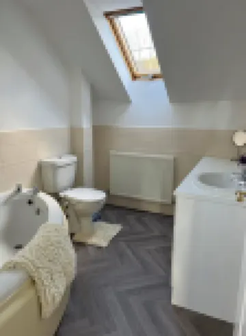 Annie's Hideaway - Coastal Holiday let. Hosts up to 4 guests. 2 bedrooms.