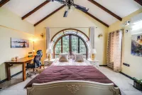 Waterfall Manor Villa by Spacez Hotels in 