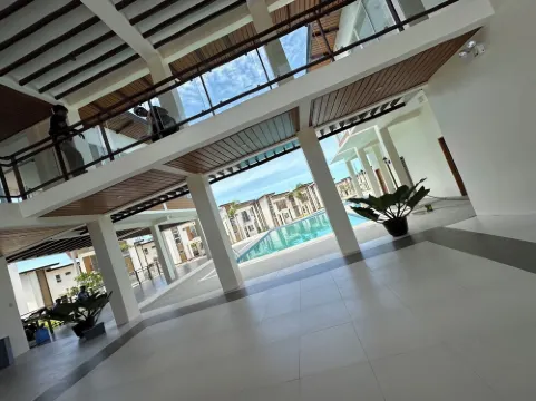 Minutes away with famous beaches and Cave.